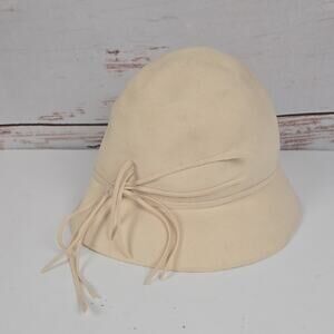 Vintage Frank's Girl Ivory Wool Felt Cloche Hat Designed by Frank Olive